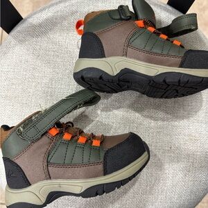 Kids Outdoor Adventure Shoes - Green and Brown